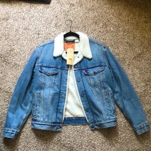 Levi's Denim / Sherpa Trucker Jacket (Type III) Medium Wash- Men's Small